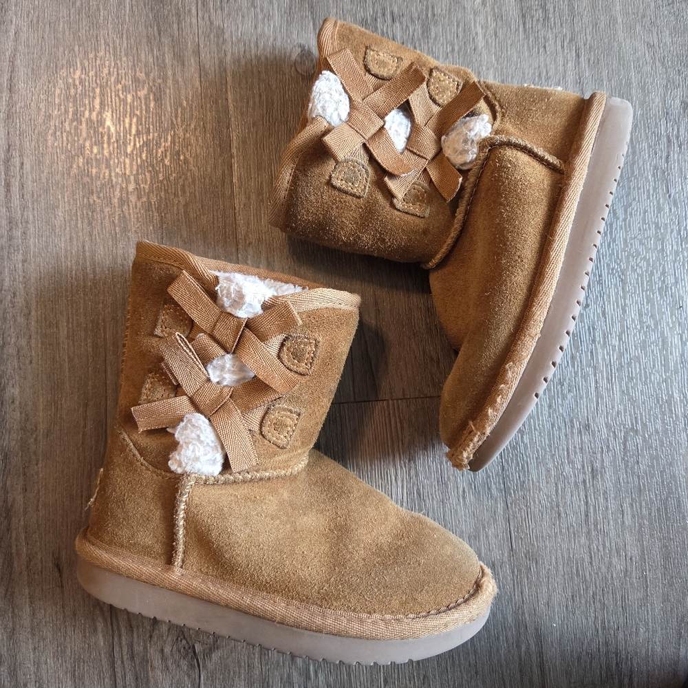 Koolaburra by UGG • Suede Boot with Faux Fur Lining & Bow Accents